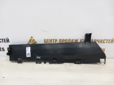 Дефлектор радиатора BMW X5 2013-2018 51747343798 F15, правый