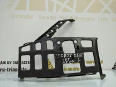 Кронштейн бампера Skoda Octavia 2017-2020 5E0807055C A7 5E3 РЕСТАЙЛИНГ, левый