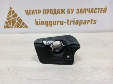 Кронштейн форсунки омывателя BMW X5 2013-2018 7315958 F15, правый