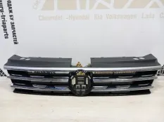 Решетка радиатора Volkswagen Tiguan 2016-2020 5NA853653 2 AD1 ДО РЕСТАЙЛИНГ