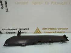 Дефлектор радиатора BMW X5 2013-2018 51747343798 F15, правый