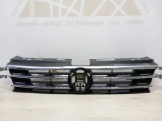 Решетка радиатора Volkswagen Tiguan 2016-2020 5NA853653 2 AD1 ДО РЕСТАЙЛИНГ