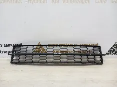 Решетка бампера Skoda Octavia 2013-2017 5E0853677 A7 5E3 ДО РЕСТАЙЛИНГ, передняя