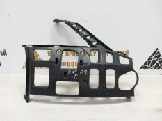 Кронштейн бампера Skoda Octavia 2017-2020 5E0807056F A7 5E3 РЕСТАЙЛИНГ, передний правый