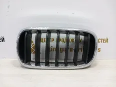 Решетка радиатора BMW X5 2013-2018 7316053 F15, левая