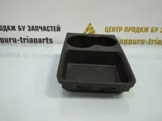 Подстаканник Skoda Rapid 2012-2017 5JA862531 1 NH3 ДО РЕСТАЙЛИНГ
