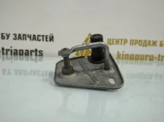 Крюк замка капота Skoda Octavia 2019-2022 5E3823185 A8 NN3