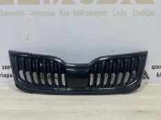 Решетка радиатора Skoda Octavia 2017-2020 5E0853653C A7 5E3 РЕСТАЙЛИНГ
