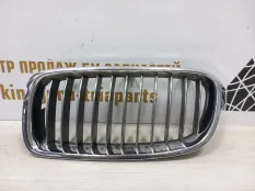 Решетка радиатора BMW 3 2015-2020 51137405835 F30 РЕСТАЙЛИНГ, левая