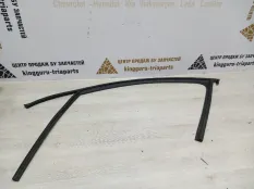Уплотнитель стекла двери Skoda Octavia 2014 5E0837431A A7 5E3 ДО РЕСТАЙЛИНГ CHPA 1.4, передний левый