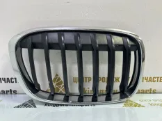 Решетка радиатора BMW X1 2015-2019 7354824 F48, правая