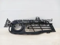 Решетка противотуманной фары BMW 3 2015-2020 51117386146 F30 РЕСТАЙЛИНГ, правая