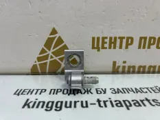 Петля двери Skoda Octavia 2014 8K0831402E A7 5E3 ДО РЕСТАЙЛИНГ CHPA 1.4, задняя правая