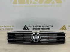 Решетка радиатора Volkswagen Tiguan 2016-2020 5NA853653 2 AD1 ДО РЕСТАЙЛИНГ