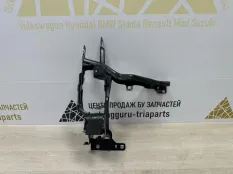 Кронштейн фары BMW X5 2019-2023 51647421710 G05, правый