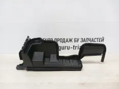 Дефлектор радиатора Omoda C5 2022-2024 302001176AA T19C, левый