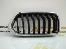Решетка радиатора BMW X2 2018-2021 7424778 F39, правая