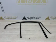 Уплотнитель стекла двери BMW 3 2017 51357258328 F30 РЕСТАЙЛИНГ B47D20A 2.0 ДИЗЕЛЬ, задний правый