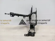 Кронштейн фары BMW X5 2019-2023 51647421710 G05, правый