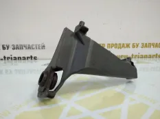 Кронштейн жалюзей воздуховода BMW 5 2017-2019 1126422XX G30 ДО РЕСТАЙЛИНГ, правый