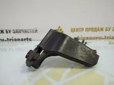 Кронштейн жалюзей воздуховода BMW 5 2020-2022 1149052XX G30 РЕСТАЙЛИНГ, правый