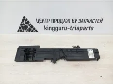 Дефлектор радиатора BMW 3 2014 17117600536 F30 ДО РЕСТАЙЛИНГ N47T 2.0 ДИЗЕЛЬ, левый