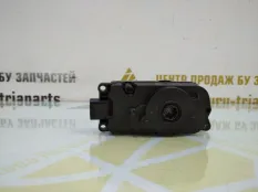 Моторчик жалюзей BMW X7 2019-2022 9464869 G07