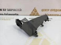 Кронштейн жалюзей воздуховода BMW 5 2017-2019 1126420 G30 ДО РЕСТАЙЛИНГ, левый