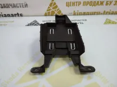 Кронштейн датчика Volkswagen Tiguan 2016-2020 5NA907456A 2 AD1 ДО РЕСТАЙЛИНГ, правый