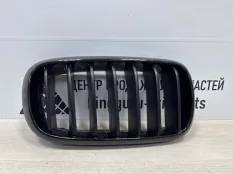 Решетка радиатора BMW X5 2013-2018 7316076 F15 M-PACK, правая