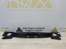 Дефлектор радиатора верхний BMW 5 2017-2019 51747383845 G30 ДО РЕСТАЙЛИНГ