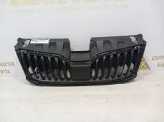 Решетка радиатора Skoda Octavia 2017-2020 5E0853653A A7 5E3 РЕСТАЙЛИНГ
