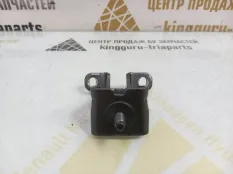 Петля крышки багажника Skoda Karoq 2017-2021 5G6827301C 1 NU7 ДО РЕСТАЙЛИНГ