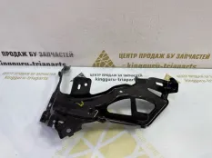 Кронштейн фары MINI cooper Hatch 2013-2018 51647301600 F56 ДО РЕСТАЙЛИНГ, передний правый