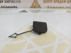 Заглушка буксировочного крюка Volkswagen Touareg 2010-2014 7P6807449B 2 7P5 ДО РЕСТАЙЛИНГ, задняя левая