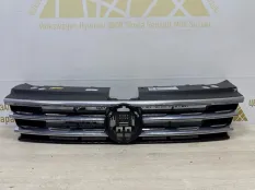Решетка радиатора Volkswagen Tiguan 2016-2020 5NA853653 2 AD1 ДО РЕСТАЙЛИНГ