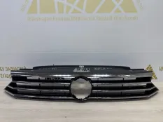 Решетка радиатора Volkswagen Passat 2014-2020 3G0853651 B8 3G1 ДО РЕСТАЙЛИНГ