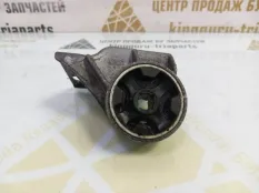 Кронштейн глушителя Geely Tugella 2023 8889735944 FY11 РЕСТАЙЛИНГ JLH4G20TDB, левый