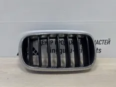 Решетка радиатора BMW X5 2013-2018 7316054 F15, правая