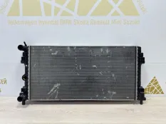 Радиатор охлаждения двигателя Volkswagen Polo 2015-2020 6R0121253A 5 612 РЕСТАЙЛИНГ