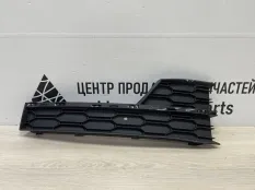 Решетка бампера Skoda Octavia 2017-2020 5E0807682G A7 5E3 РЕСТАЙЛИНГ, передняя правая