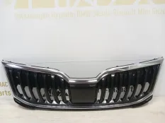 Решетка радиатора Skoda Octavia 2017-2020 5E0853653C A7 5E3 РЕСТАЙЛИНГ, передняя