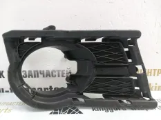 Решетка противотуманной фары Volkswagen Tiguan 2011-2017 5N0853666A9B9 1 5N1 РЕСТАЙЛИНГ, правая