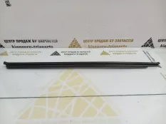 Уплотнитель стекла двери Volkswagen Tiguan 2016-2020 5NA8374795AP 2 AD1 ДО РЕСТАЙЛИНГ, передний левый