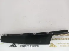 Накладка стойки двери BMW 3 2018-2022 51437465138 G20, передняя правая