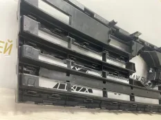 Решетка радиатора Volkswagen Touareg 2018-2022 760853653B 3 CR7