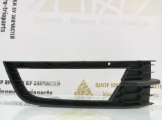 Решетка противотуманной фары Skoda Octavia 2013-2017 5E0807682 A7 5E3 ДО РЕСТАЙЛИНГ, правая