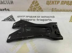 Кронштейн замка капота Volkswagen Golf 2008-2012 5K0805567 6 5K1