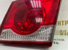 Фонарь внутренний Chevrolet Cruze 2008-2012 96830495 1 J300 ДО РЕСТАЙЛИНГ СЕДАН, правый