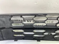 Решетка бампера Skoda Octavia 2017-2020 5E0853677K A7 5E3 РЕСТАЙЛИНГ, передняя